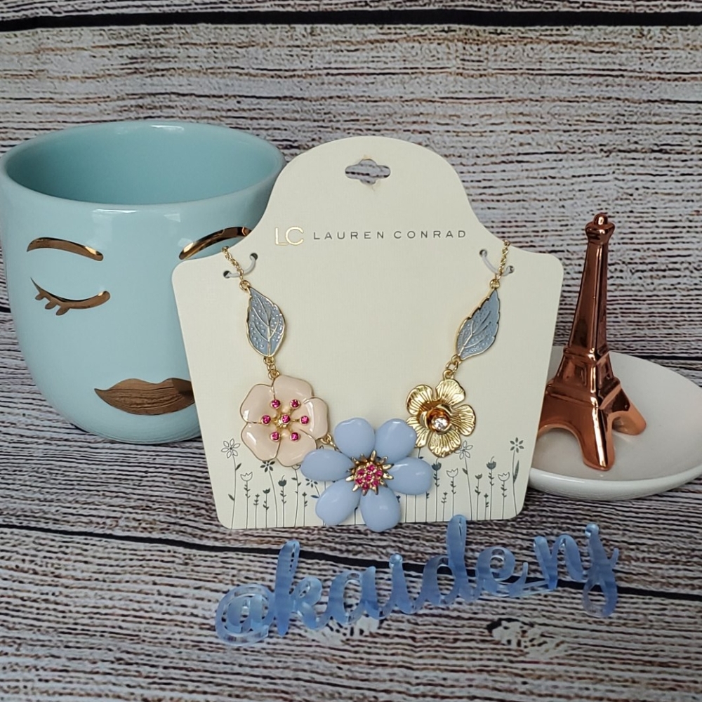 New LC Lauren Conrad Floral Necklace